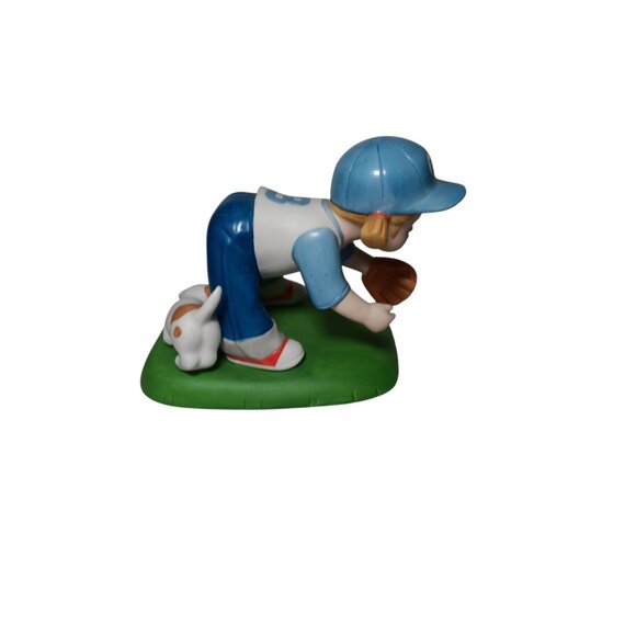 VTG U.N. Children Jennifer from U.S.A. Figurine Soft Ball Baseball Player 1980 - Picture 4 of 7